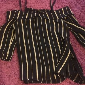 Never worn off the shoulder blue top size 6